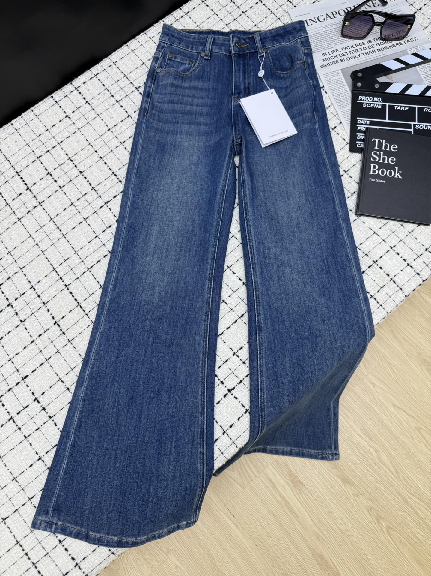CHANEL 26S FLARED JEANS 759