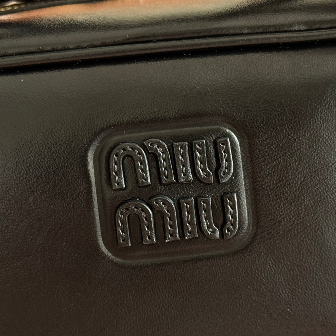 MIUMIU 26S TOP-HANDLE BAG 28 IN BLACK CALFSKIN GOLD HARDWARE